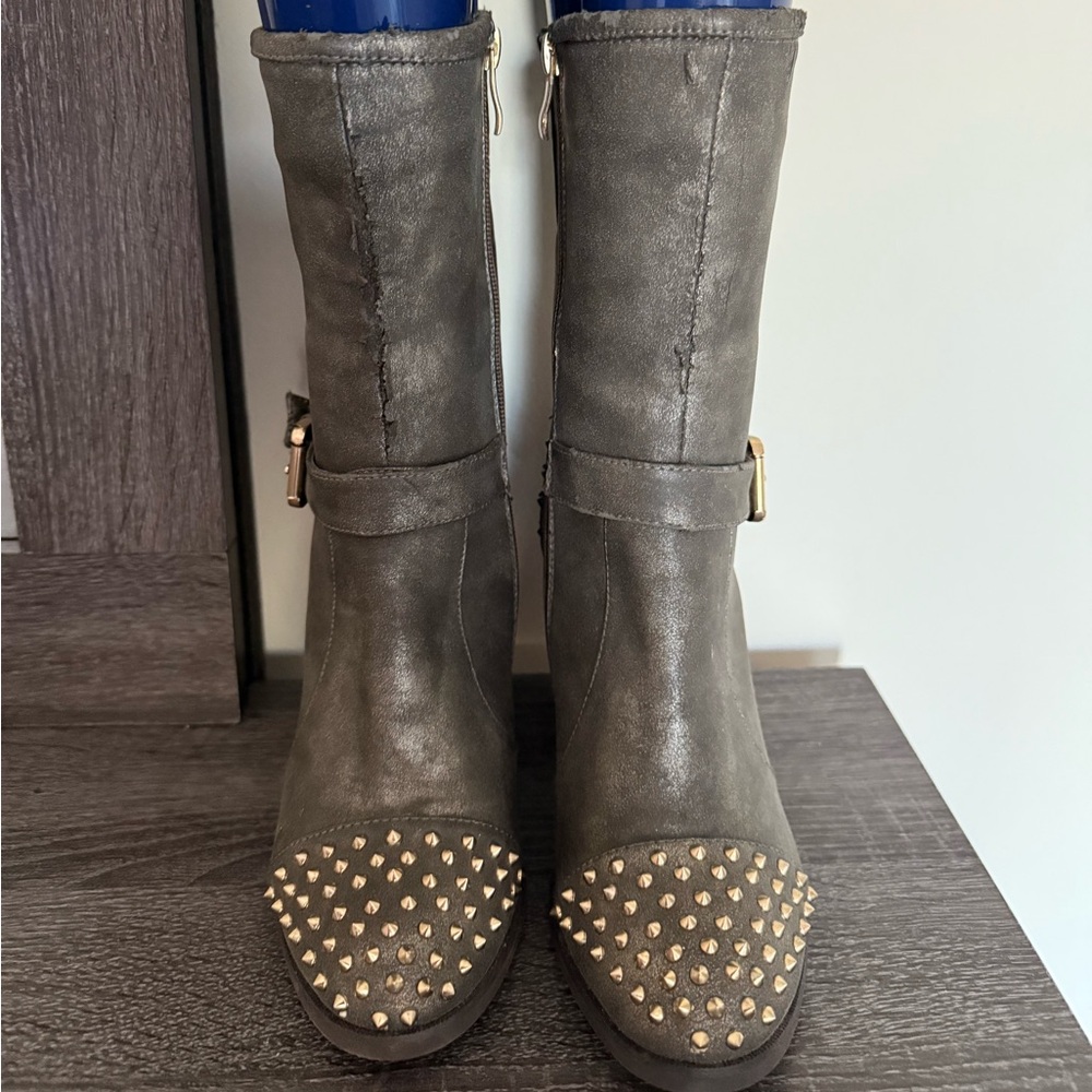 Luichiny Charcoal Boots with Gold Accents